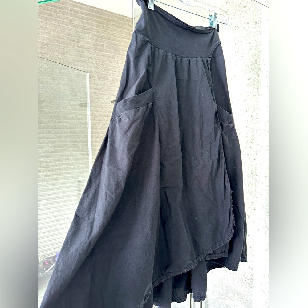 Beautiful black cotton skirt with pockets. Anthropologie. M